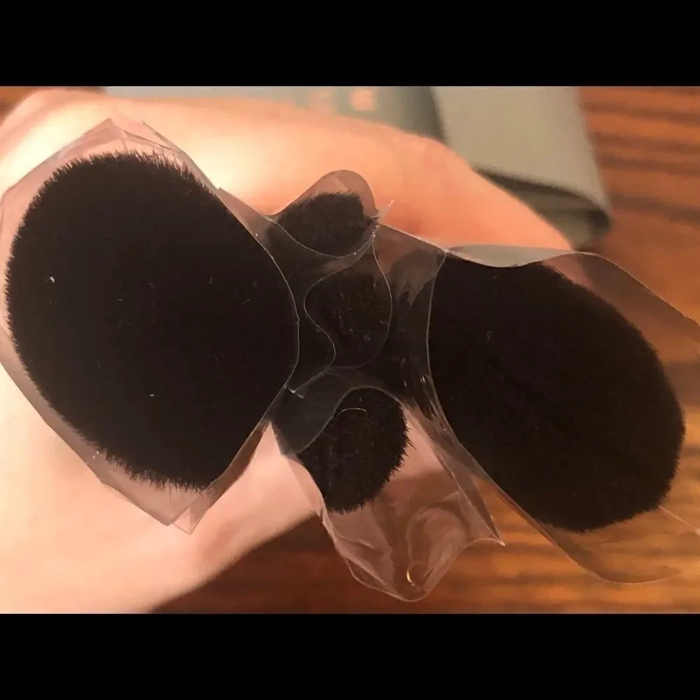 LARUCE Angle Contour Brush ! Amazing quality